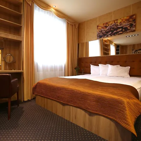 Forma Hotel 3*