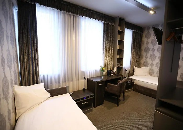 Forma מלון פילה