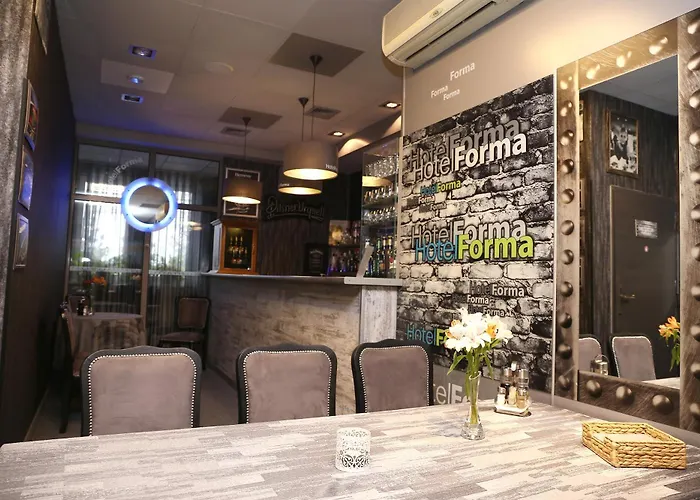 מלון Forma 3*